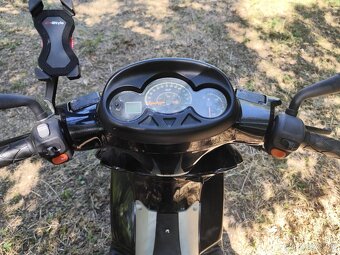 Yamaha maxster 125 - 9