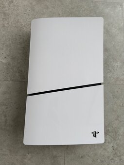 PlayStation 5 Slim- Dva ovladače. - 9