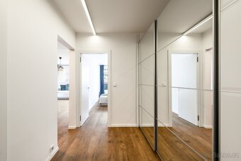 2+kk s balkonem a parkováním v Pod Harfou,  Praha 9 - 9