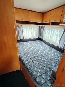 KNAUS Eifelland 495 -r.2006,předstan,francouz.postel - 9