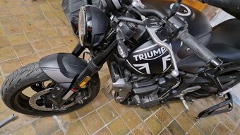 Triumph Trident 660 - 9