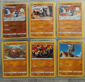 Pokemon karty v albu - 9