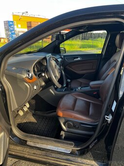 Mercedes B180 - 9