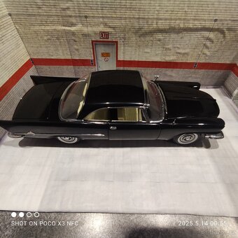 Chrysler 300 c Ertl 1:18 - 9