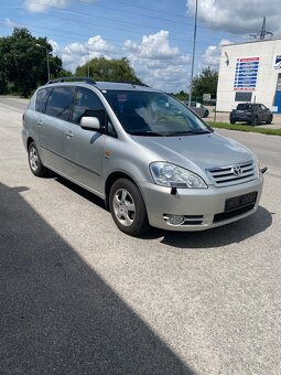 TOYOTA AVENSIS VERSO 2.0 D - 7 míst - 9