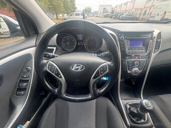 Hyundai i30, 1.6 GDI Bezin 88 KW Ojeté, 10/2016 - 9
