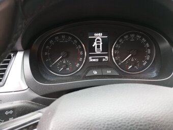 Prodám škoda rapid 1.6 tdi 77kw. koupeno ČR. - 9