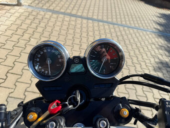 Yamaha XJR 1300 - 9