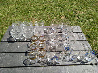 skleničky hrníčky,vázičky a ostatní - 9