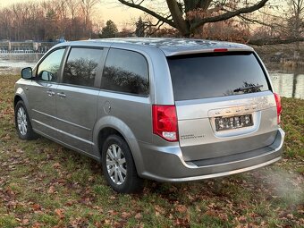 Dodge Grand Caravan - 9