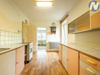 Prodej rodinného domu s řeznictvím, 190 m2, pozemek 596 m2,  - 9