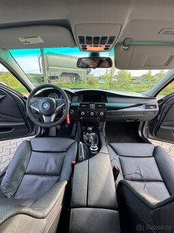 BMW 550i (E60) – V8, manuál, M-Paket - 9