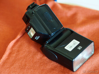Prodám kinofilmovou zrcadlovku Contax N1 s příslušenstvím - 9