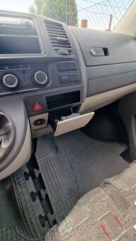 Volkswagen T5 11/2010,1968 cm3 - 9