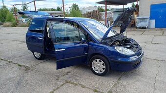peugeot 807 7 mistny ( krasny stav ) - 9
