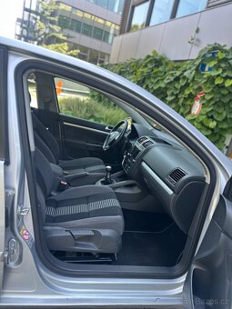 Volkswagen Golf V 1.6 - 9
