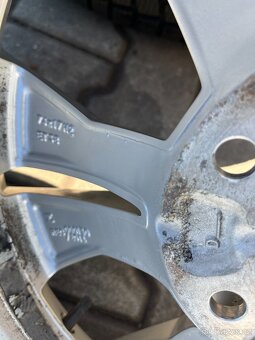 Kompletní alu VW 5x112r17+215/55r17 zimní - 9