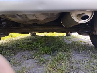 Toyota Yaris 1.0 VVTI - 9