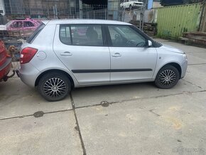 Škoda fabia 2 prodám zadní světla - 9