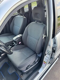 Toyota RAV4 2.0 D-4D 85kw - 9