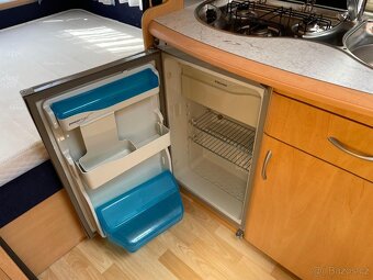 Hobby de luxe 450, 2002, 4osoby, stan, bojler, pevná postel - 9