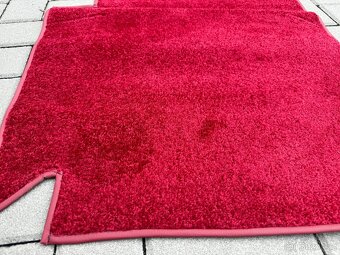 Volha Gaz 24, nové koberce - 9