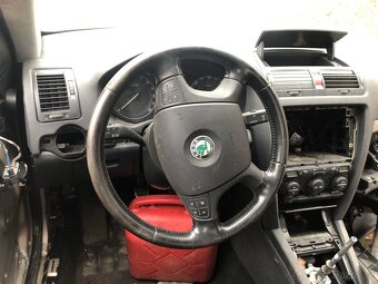 Škoda Octavie 2 , zlata barva , náhradní dily - 9