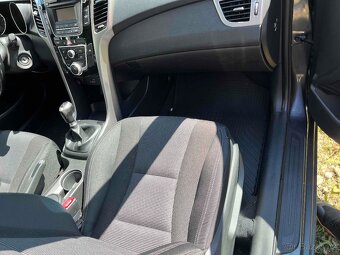 Hyundai i30 kombi diesel 1.6 crdi - 9