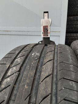 Continental 235/60 R18 - 9