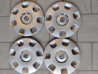4 ks pneu 165/70 R14 81T s plech. diskem 5JX14H2 - 9