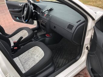 Škoda Fabia I Hatchback, 1.2 HTP (47kW), rok 2004 - 9