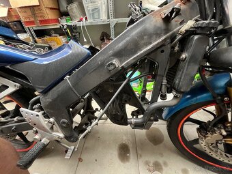 Díly cbr 125 r 2008 - 9