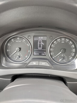 Škoda Rapid Spaceback 1.2 77 kw, 2014, 98.000 km, navigace - 9