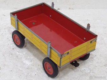 Vlečka pro traktor na klíček KDN Retro hračka - 9
