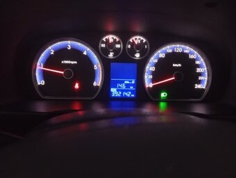 Hyundai i30 1.6 TDI tažné bez koroze spotřeba 5 l nafty - 9