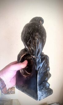 Patinovaná soška dravce s hodinami 30cm - 9