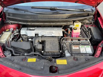 Toyota Prius Plus - 9