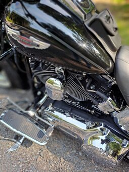 Harley-Davidson Softail Deluxe - 9