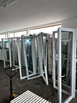 5KUSŮ BALKÓNOVÉ DVEŘE SVĚTLÝ ANTRAZIT 88x228-PLZEŇ - 9