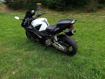 Honda CBR 954 - 9