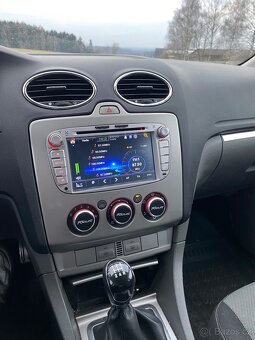 Ford Focus 1.6 - 9