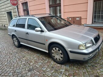 Prodam Škoda oktavie rok 2001 20litr benzin 250 najeto - 9