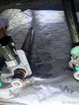 PEUGEOT 4007, CITROEN C-CROSSER 2,2HDI 4HN VSTŘIKY A ČERPADL - 9