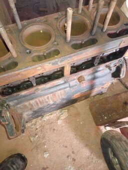 Zetor 4011 blok motoru - 9