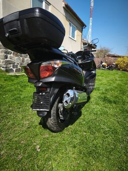 Honda SW-T400 (2011) kufr, jen 6500km, po servisu - 9