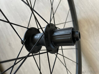 Zapletená kola Bontrager Aeolus Elite 35 TLR. - 9