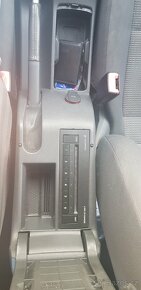 VW GOLF V 1.9Tdi - 9