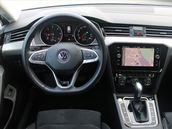 Volkswagen Passat 2,0 TDi 140kW 4x4 DSG R-line ČR CR 4Motion - 9