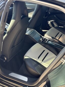 Porsche Panamera 4 E-Hybrid - 9
