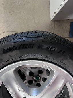 Prodám alu kola Škoda – pneu 195/65 R15 - 9